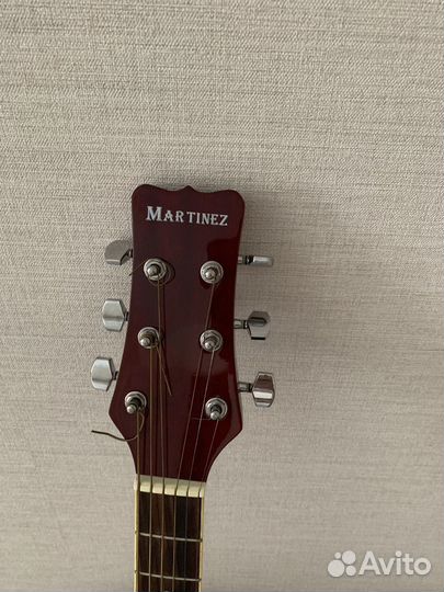 Акустическая гитара