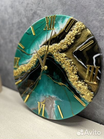 Часы из эпоксидной смолы