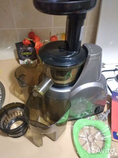 Соковыжималка шнековая Vitesse очень мощная