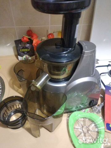 Соковыжималка шнековая Vitesse очень мощная