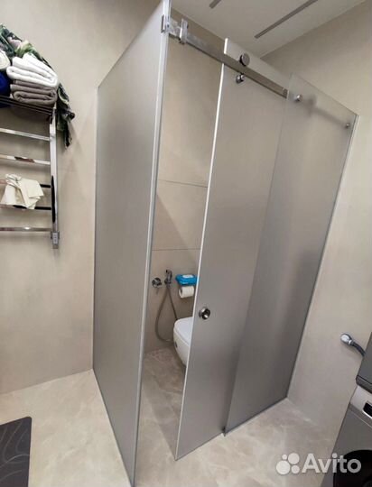 Стеклянное ограждение для ванны