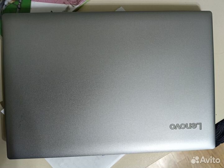 Lenovo ideapad 330-15AST