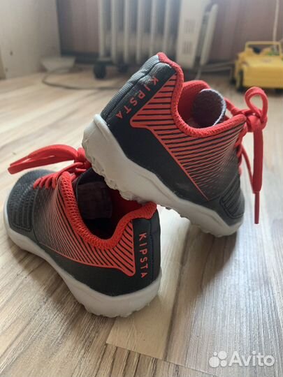 Детские футбольные бутсы 26р