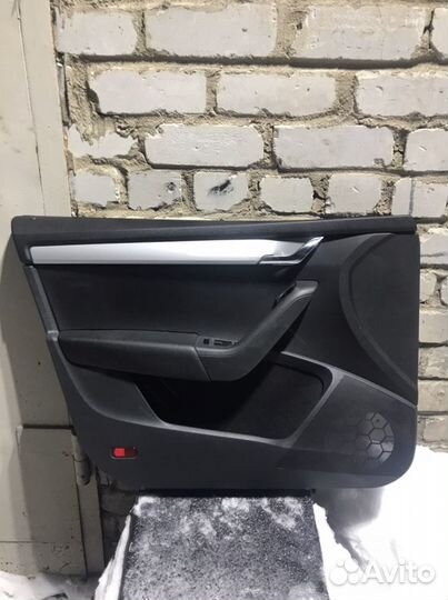 Обшивка двери водителя шкода октавия 3