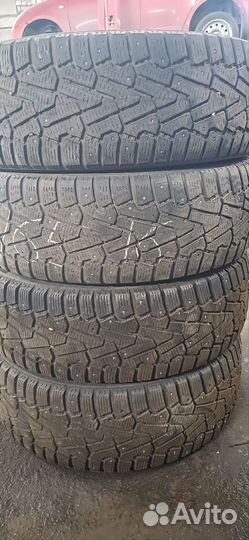 Pirelli Ice Zero 215/65 R16 94Y