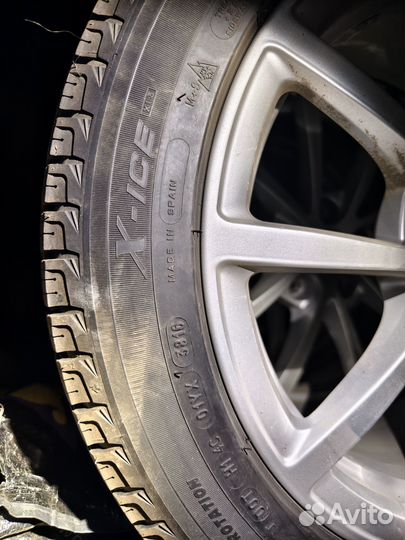 Michelin X-Ice XI3 235/45 R17 97H