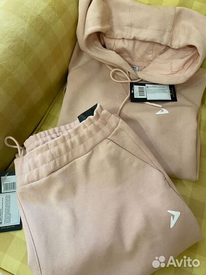 Спортивный костюм женский