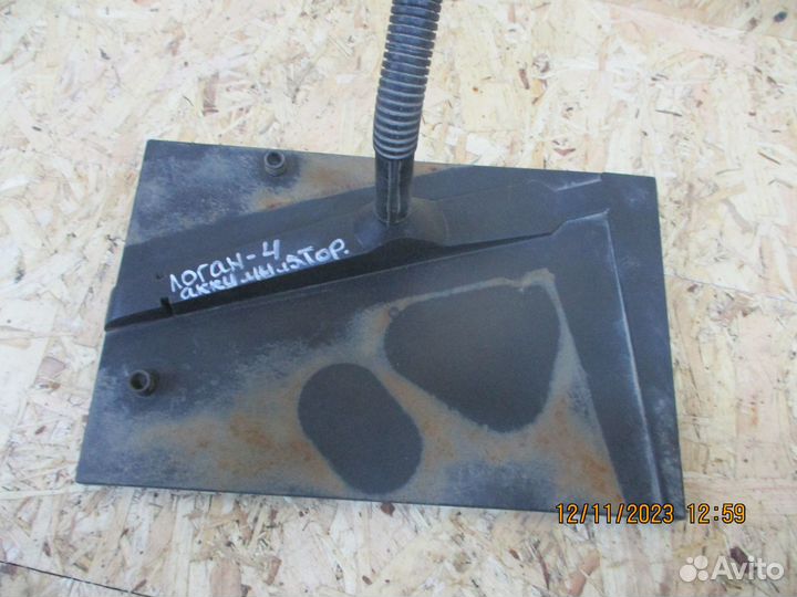 Площадка под аккумулятор Рено Логан 1