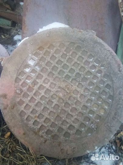 Крышка люка чугунный