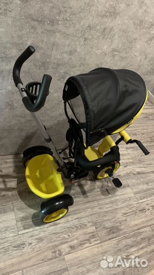 Детский велосипед с ручкой