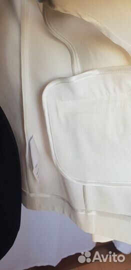 Итальянский пиджак белого цвета 44р