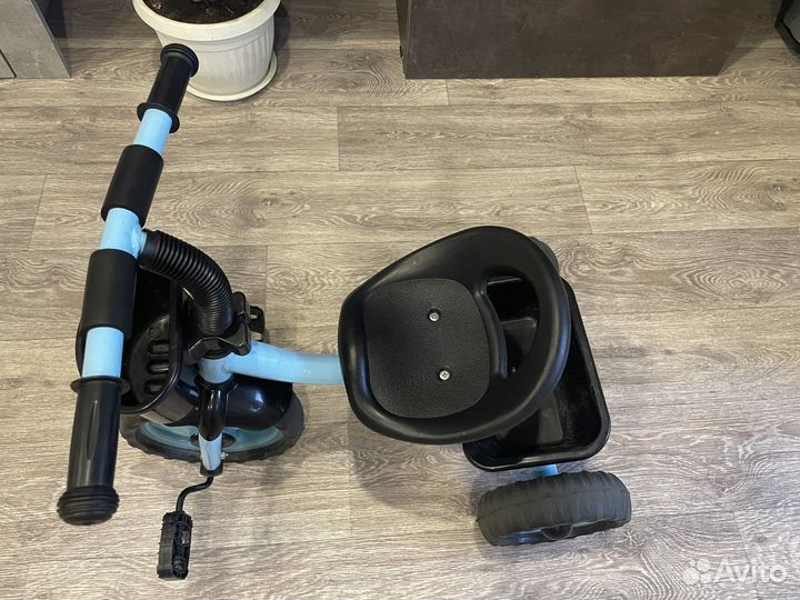 Трехколесный велосипед