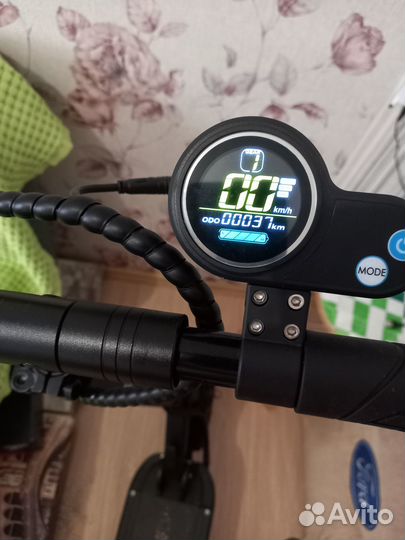 Продам электросамокат