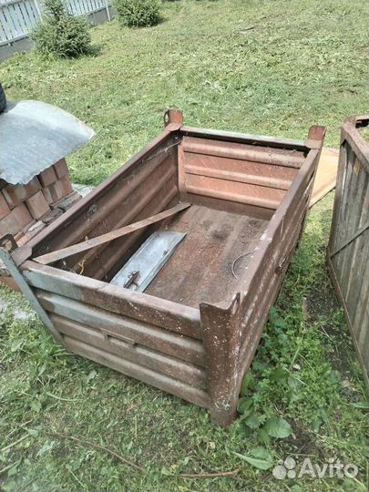 Ящик металлический