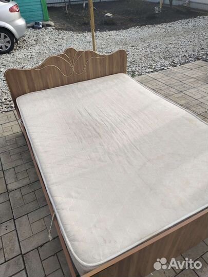 Кровать и матрас бу 140*190