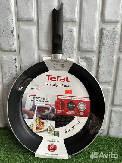Сковороды разные новые