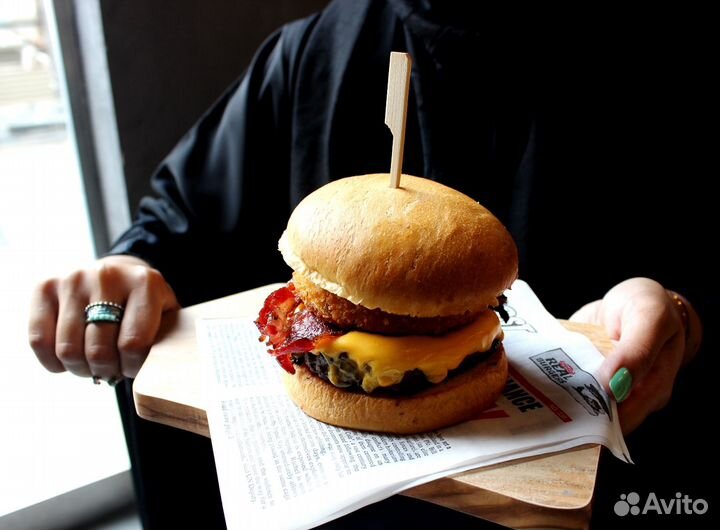 Сотрудник в кафе. Без опыта. Подработка с 15 лет