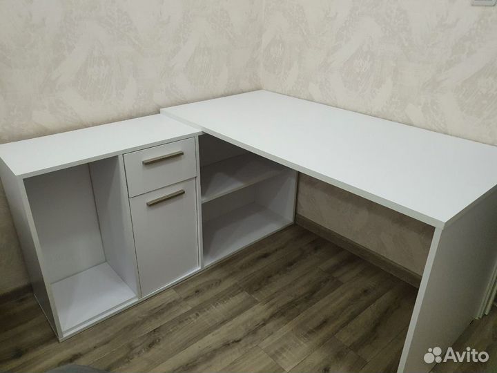 Письменный стол стеллаж