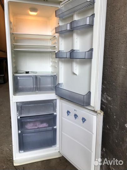 Холодильник Vestel