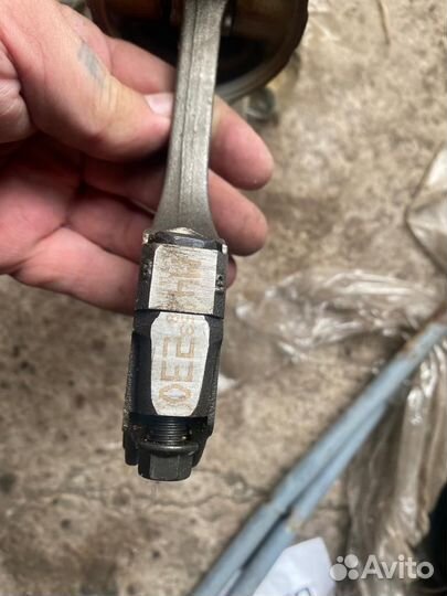 Поршень с шатуном рено