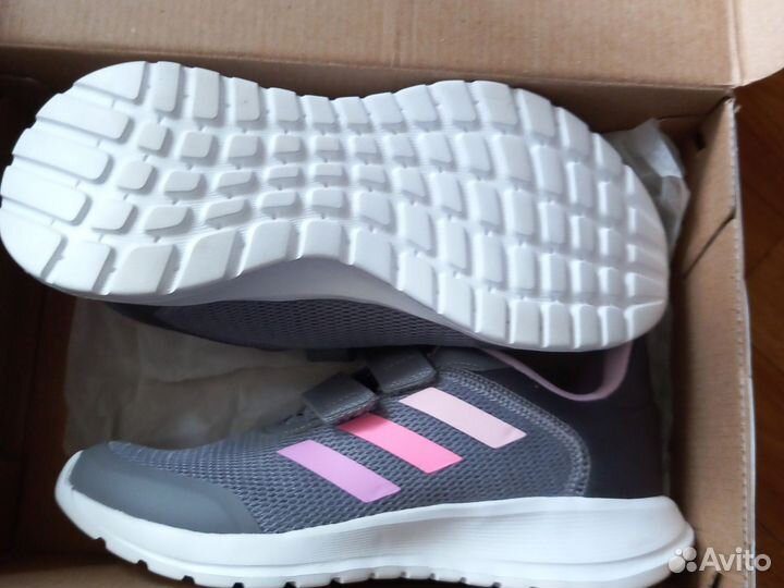 Кроссовки Adidas новые