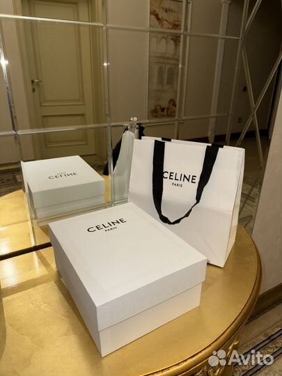 Сумка Celine Lola in shiny calfskin