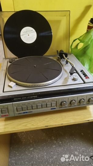 Проигрыватель винила Вега 109