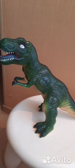 Игрушка динозавр