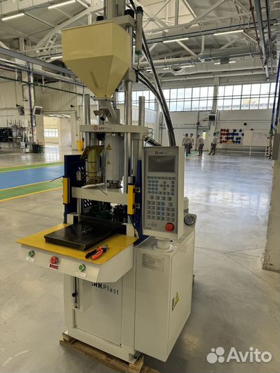 Термопластавтомат вертикальный та-300