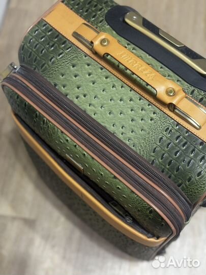 Чемодан на колесах impreza