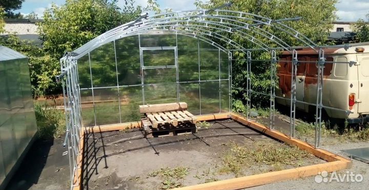 Теплица прямостенная