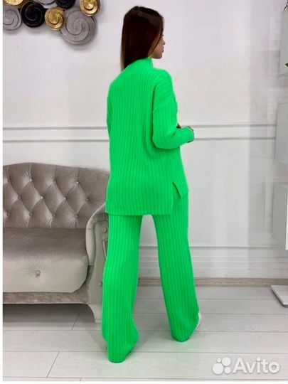 Спортивный костюм женский