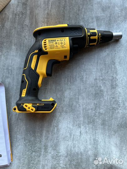 Шуруповерт по гипсокартону Dewalt dcf620