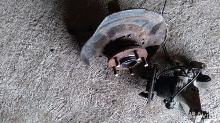 Ступица Toyota Avensis 1