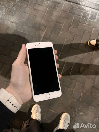 iPhone 8 Plus, 64 ГБ