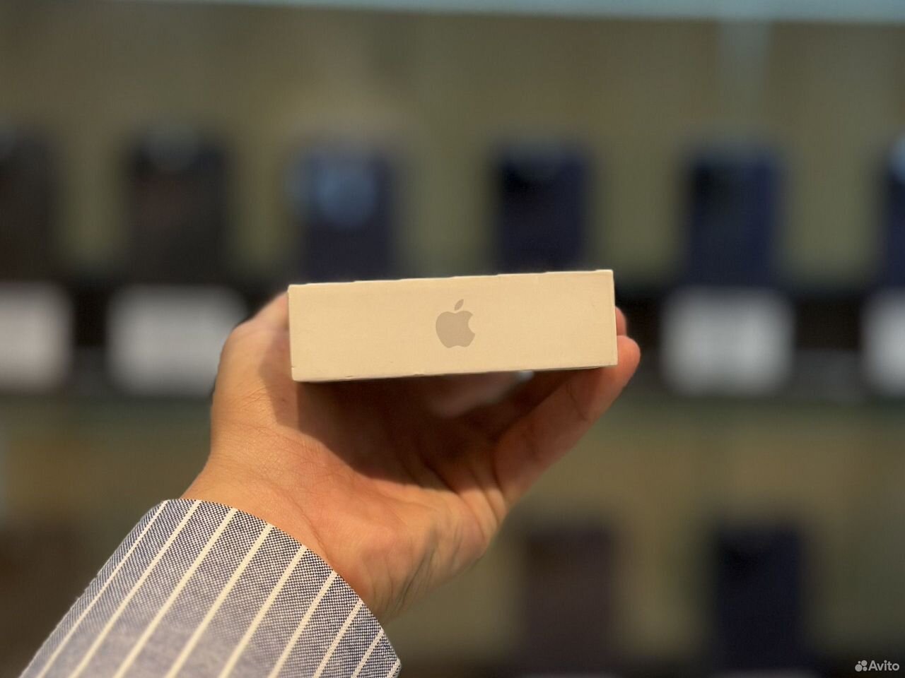 iPhone 17, 256 ГБ, SIM + eSIM