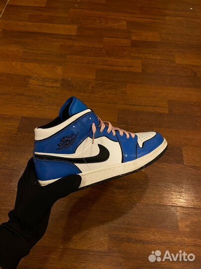 Nike Air Jordan 1 Mid Signal blue