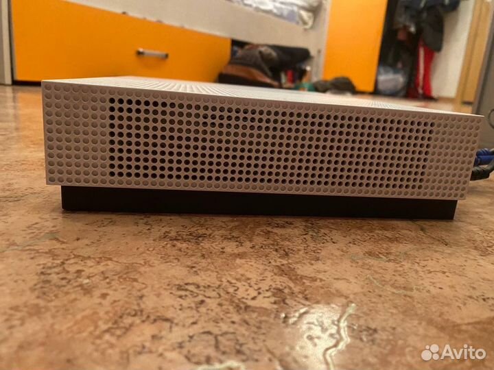 Xbox one s 1tb с играми