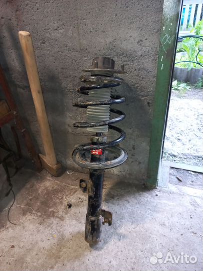 Стойка амортизатора