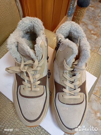 Кроссовки зимние женские 39 р