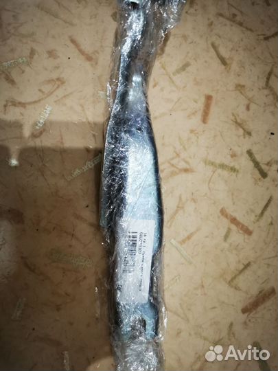 Петля капота правое на volkswagen polo