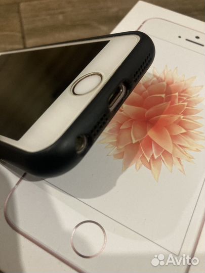iPhone SE, 64 ГБ