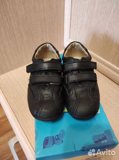 Кроссовки Котофей, 27 размер, бу