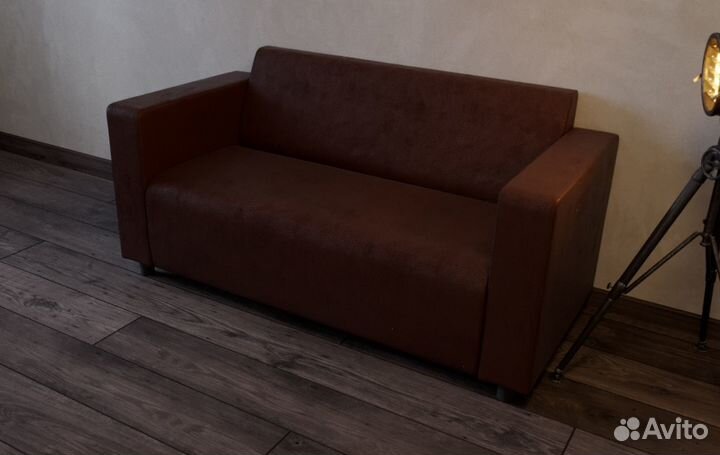 Диван в офис