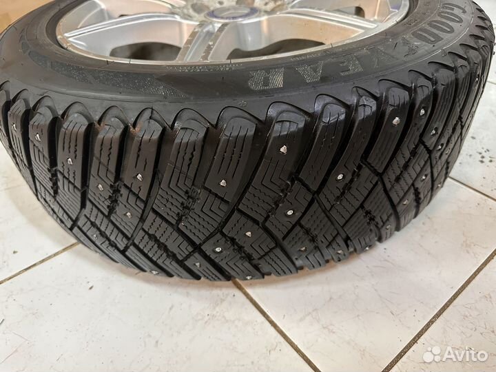 Колеса в сборе Goodyear 205-55-R16, диски 5x112