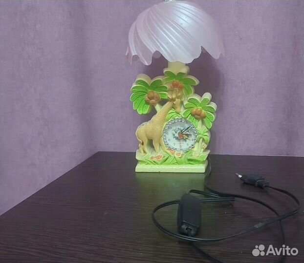 Светильник ночник в розетку + часы