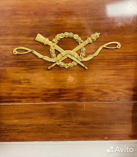 Антикварное зеркало с витринами Ампир