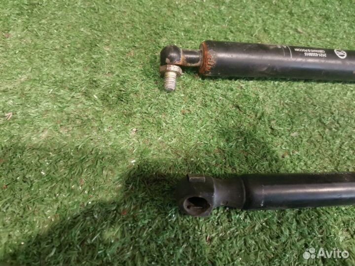 Амортизатор двери багажника Ваз 2112 2006