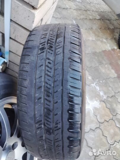 Bridgestone Dueler A/T 215/60 R17