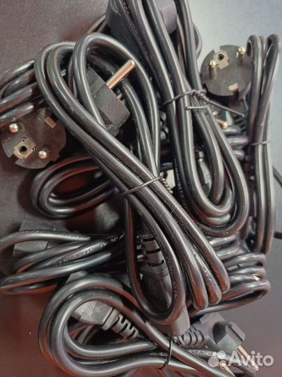 Кабель питания для компьютера IEC C13